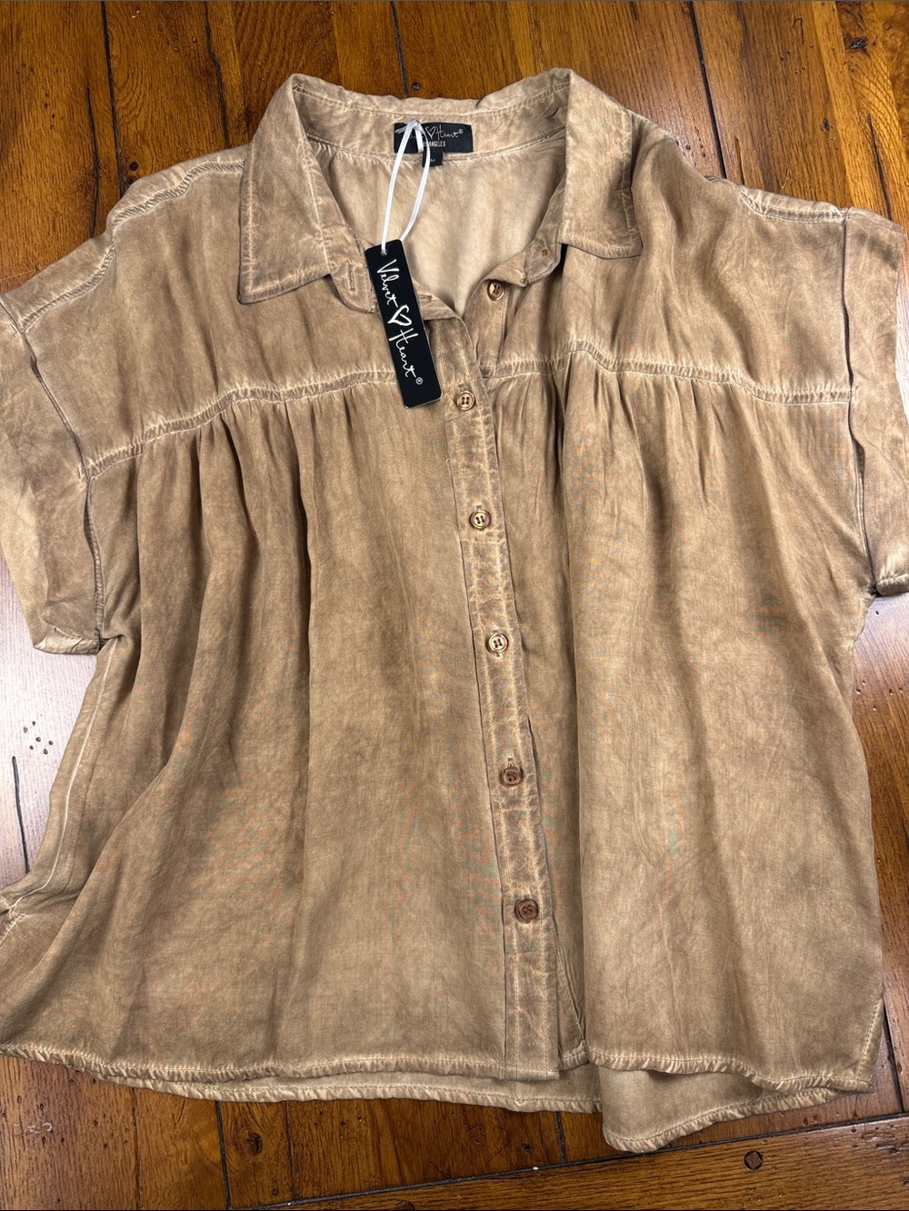 Velvet Heart Short Sleeve Button-Down Women's Top Size Medium NWT - Picture 8 of 12